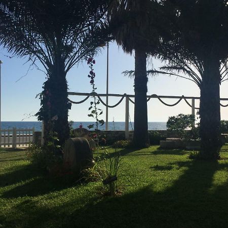 Kanali Beach House Luaran gambar